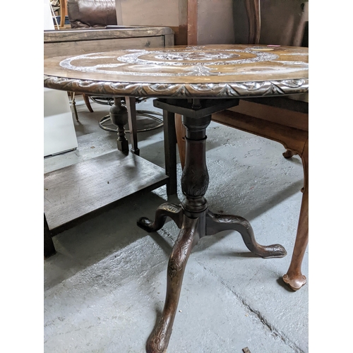 368 - A George III carved mahogany pedestal table with birdcage action, the circular tilt top with carved ... 