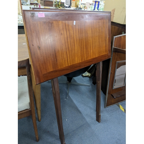 376 - A mid-century retro teak extending dining table on shaped tapering legs 76cm x 129cm x 80cm (unexten... 