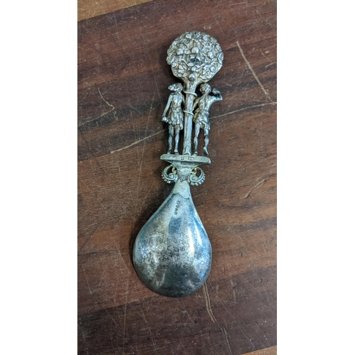 311 - A hallmarked silver decorative spoon dated circa 1901, 57.5g
Location: CAB 2 If there is no conditio... 