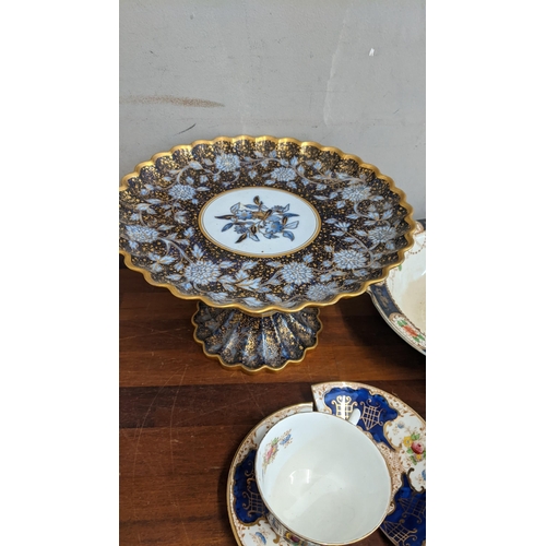 324 - A collection of blue and white teaware to include a Royal Albert Heirloom pattern dish, Coronation w... 