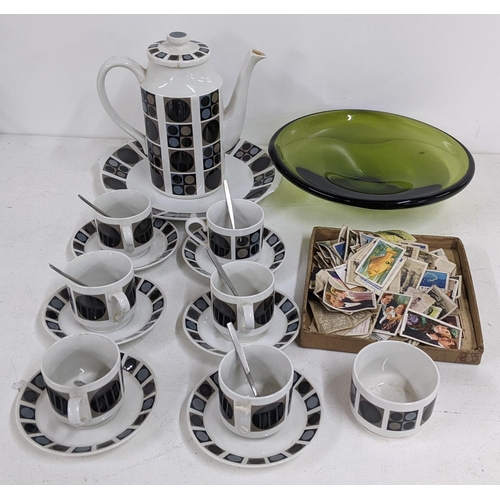 417 - A mixed lot to include a Midwinter Focus pattern tea service, cigarette cards and a green studio gla... 