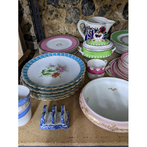 424 - A mixed lot of Victorian and later ceramics to include a Copeland  Spode Italian pattern toast rack,... 