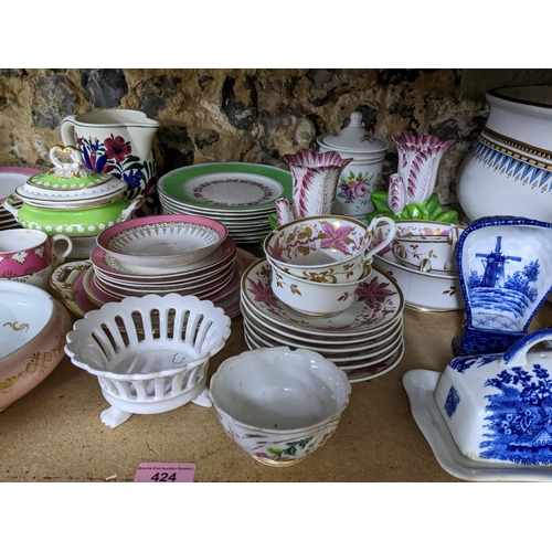 424 - A mixed lot of Victorian and later ceramics to include a Copeland  Spode Italian pattern toast rack,... 