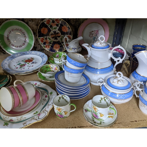 424 - A mixed lot of Victorian and later ceramics to include a Copeland  Spode Italian pattern toast rack,... 