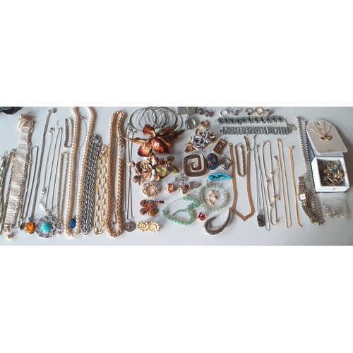 92 - Vintage costume jewellery, not all photographed, to include silver items, bead and gold tone necklac... 