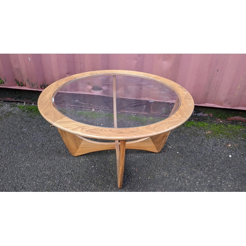 103 - Victor B. Wilkins for G-Plan - A retro 'Astro' mid 20th century 1960s teak wood atomic coffee table ... 