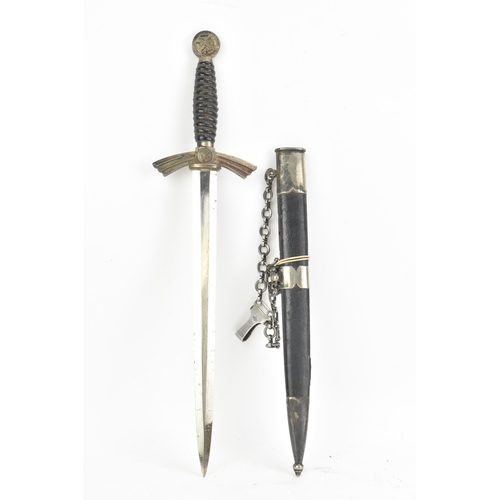 261 - A German WWII Luftwaffe 1st pattern parade dagger, having a Swastika globe pommel, wire wrapped cell... 