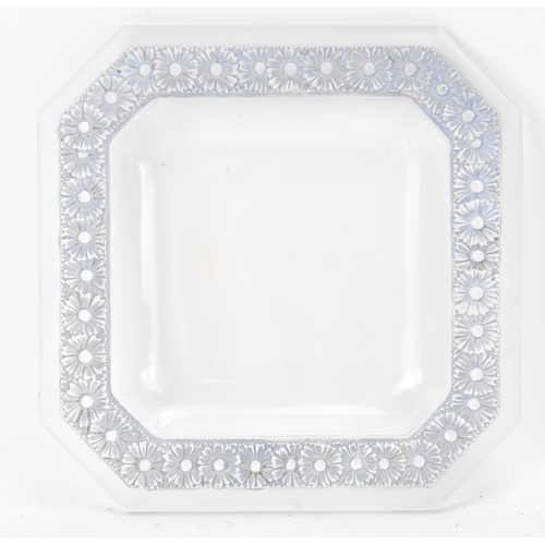 41 - An Art Deco René Lalique 'Paquerettes' dish, model 10-3029, circa 1935, of octagonal form with cante... 