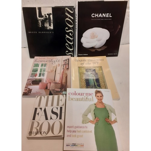 106 - A group of coffee table books to include Chanel by Daniele Bott, Bruce Oldfield's Seasons, Textile T... 