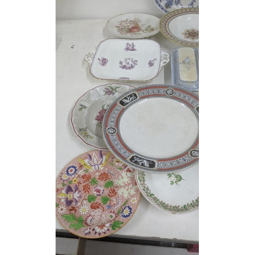 116 - 19th century and later dinner plates and others to include Minton and Wedgwood Royal Worcester and o... 