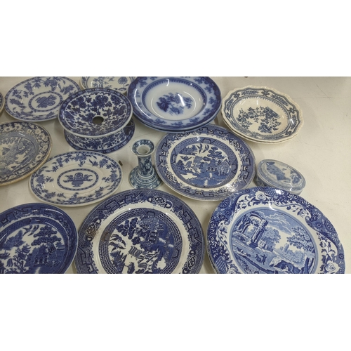 117 - A mixed lot of blue and white ceramics to include Spode, Wedgwood and others
Location A2B
If there i... 