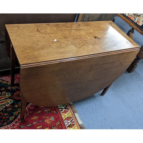 23 - A George III mahogany gateleg table on tapering block shaped legs, 72cm h x 104cm w
Location: A3F
If... 