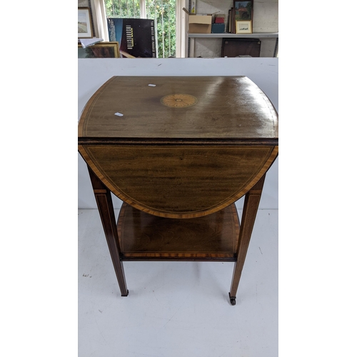 7 - An Edwardian mahogany Pembroke table having satinwood banding, single drawer and tier below, 70cm h ... 