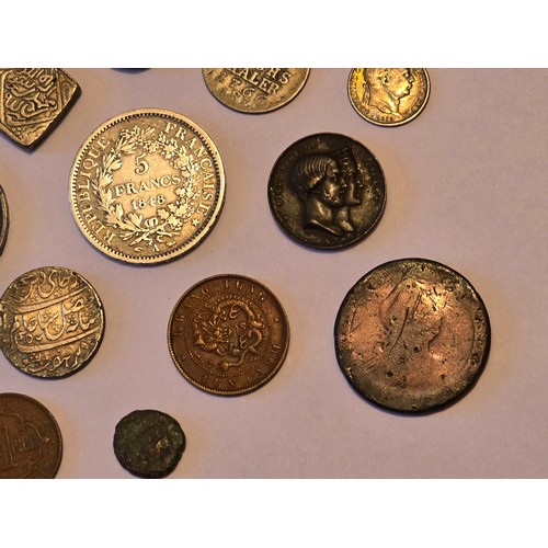 133 - A mixed lot of interest to include, Indian Princely States Silver Rupee, East India Company and othe... 