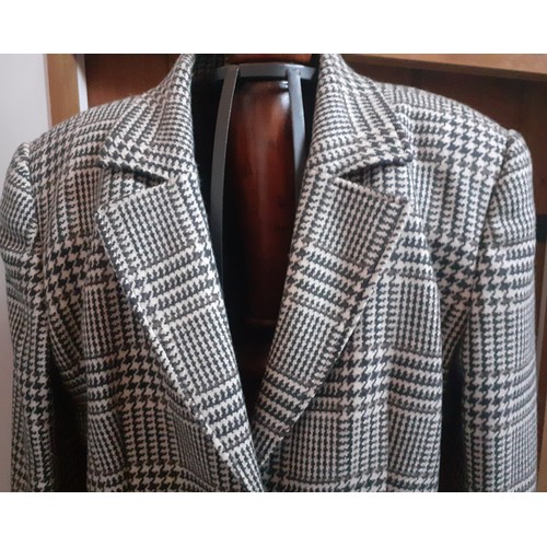 2 - Gucci-A 1980's ladies black, cream and brown woollen houndstooth jacket, having padded shoulders, 2 ... 