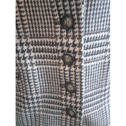 2 - Gucci-A 1980's ladies black, cream and brown woollen houndstooth jacket, having padded shoulders, 2 ... 