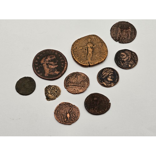 41 - Roman Empire - A mixed collection of 2nd-4th Century bronze/billion Nummi and other denominations, t... 