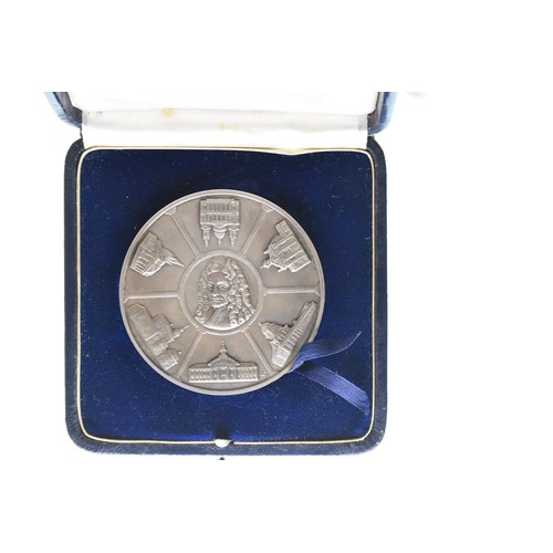 51 - A 1973 cased Silver Sir Christopher Wren 250th Anniversary Commemorative Medal by John Pinches, havi... 