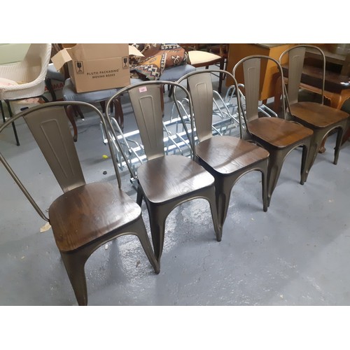 500 - Five reproduction and industrial style metal chairs with wooden seats. Location:G
If there is no con... 