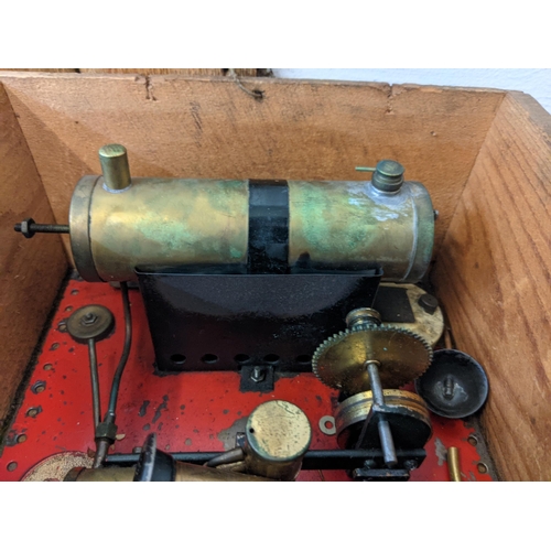 472 - A vintage Bouman Horizontal steam engine circa 1935, in a wooden box
Location: A3B
If there is no co... 