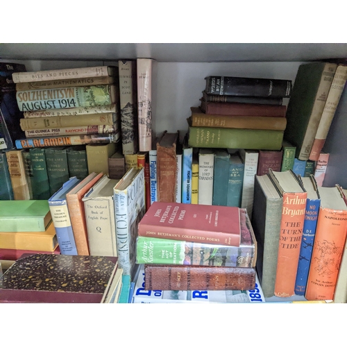 504 - A quantity of vintage books, primarily on a military and political theme to include The MacWhirter S... 