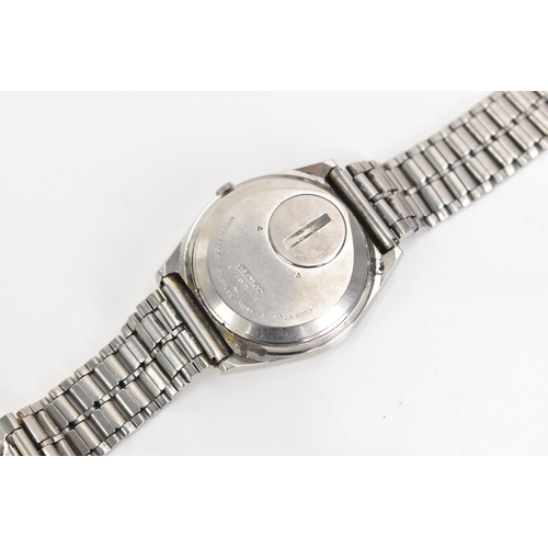 20 - A Seiko Type II, quartz, gents, stainless steel wristwatch, circa 1970s, having a brown dial with ba... 