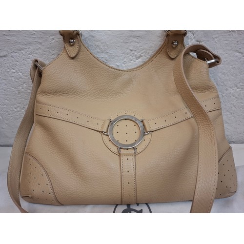 31 - Serapian-Two vintage shoulder bags comprising a Stefano Serapian light beige '4568' leather shoulder... 