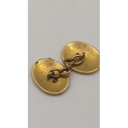 82 - A 18ct yellow gold oval shaped cufflink having engraved initials, 5.7g
Location:CAB9
If there is no ... 