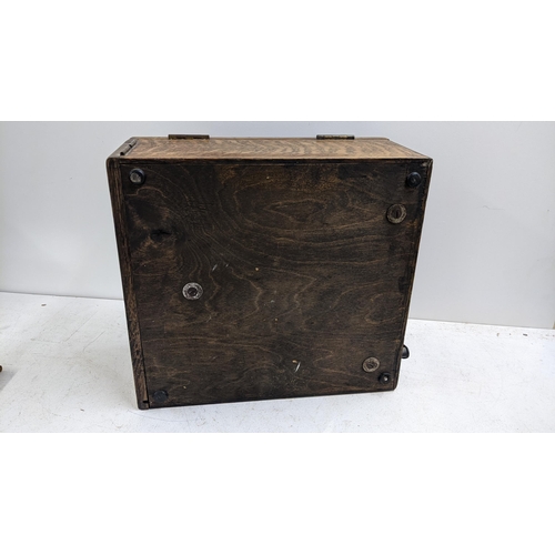 284 - An early 20th century H. Samuel Ltd oak cased clocking in clock, 31.5cm h x 34.5cm w
Location: A4M
I... 