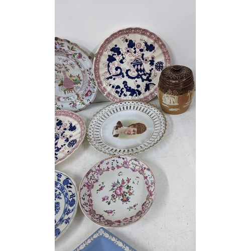 199 - A mixed lot to include a Chinese export 18th century famille rose dish, Copenhagen plates, Doulton L... 