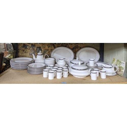 313 - A Royal Doulton Sarabande pattern part dinner and coffee service comprising approx. 85 pieces Locati... 