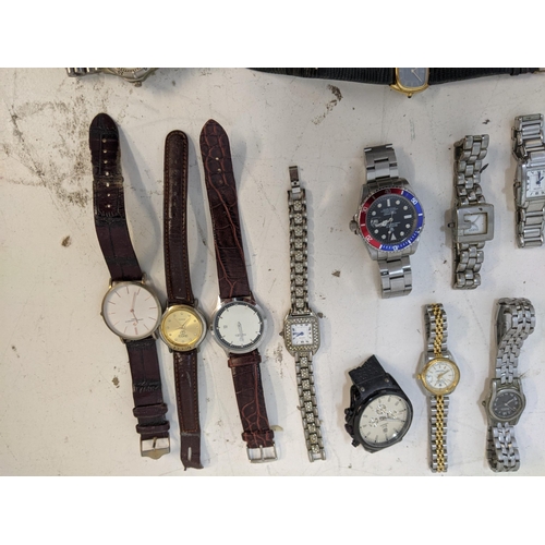 346 - Various fashion ladies and gentleman's wristwatches
Location: cab
If there is no condition report sh... 