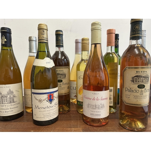 113 - A selection of nineteen bottles of wines to include Hunter Valley, dated 1983 and Pouilly Fume
Locat... 