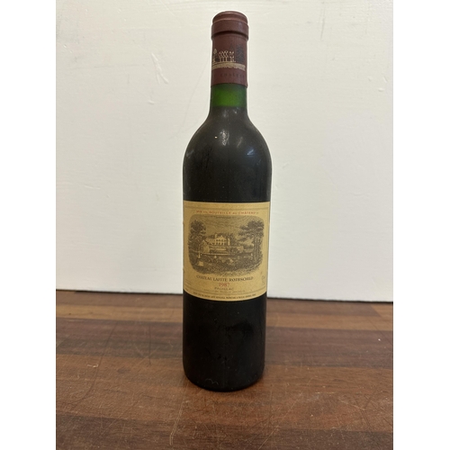 69 - A single bottle of Chateau Lafite Rothschild 1987, Pauillac 75cl
Location:
If there is no condition ... 