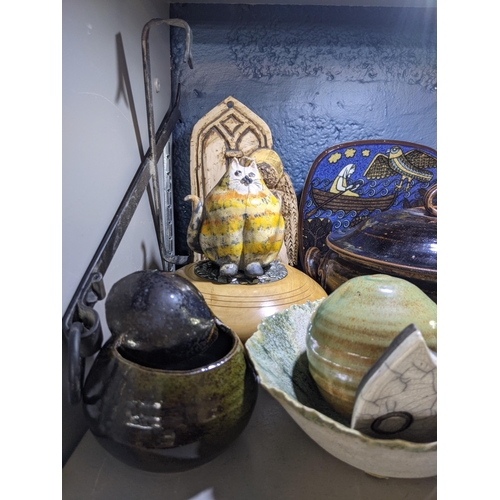 338 - A mixed lot to include studio pottery, a pair of bookends, two pieces of Sylvac pottery, a crackle g... 