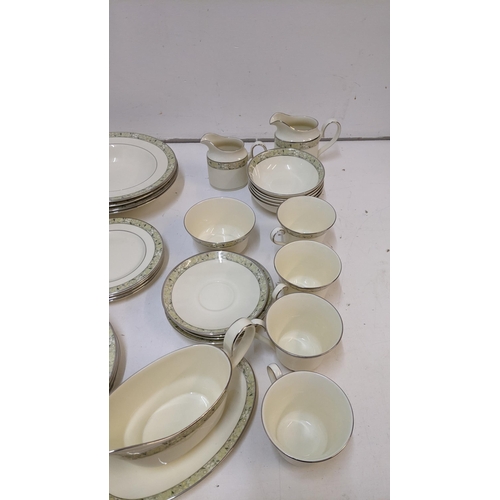 324 - A Minton Wimbledon pattern part dinner service
Location 5.3
If there is no condition report shown, p... 