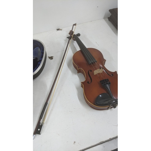 372 - A modern Meisel violin ser.no 27778, in case
Location: BWR
If there is no condition report shown, pl... 