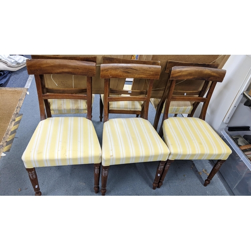 385 - A set of six Regency mahogany bar back dining chairs on turned front legs
Location: A1B
If there is ... 