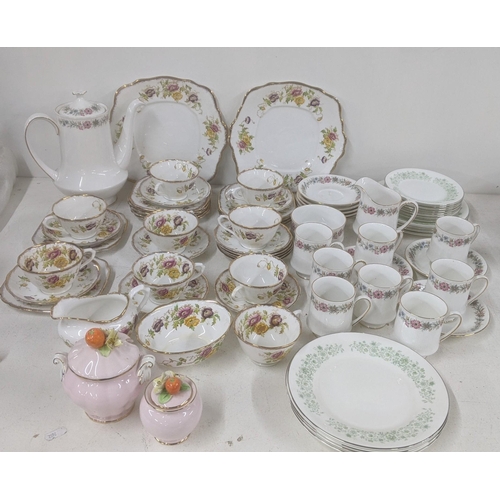 43 - Mixed ceramics to include a Royal Albert part tea service to include cups and saucers and side plate... 