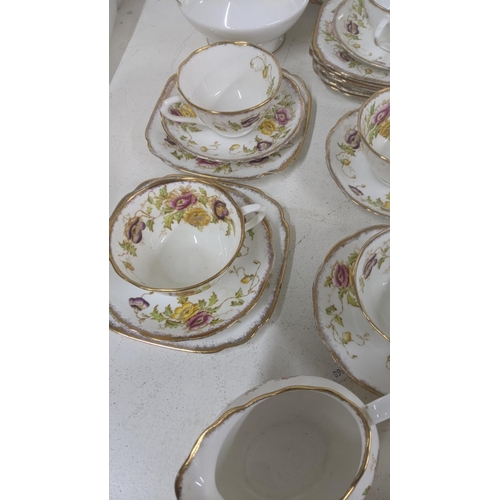 43 - Mixed ceramics to include a Royal Albert part tea service to include cups and saucers and side plate... 