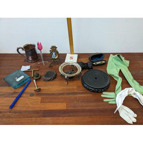 531 - A mixed lot to include clock parts lead and other longcase clock weights, pendulum parts and keys, t... 