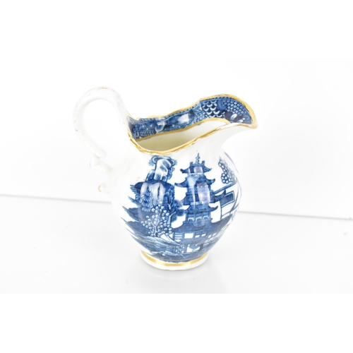 511 - A late 18th century Caughley 'Pagoda' pattern tea service, circa 1785, consisting of a teapot and st... 