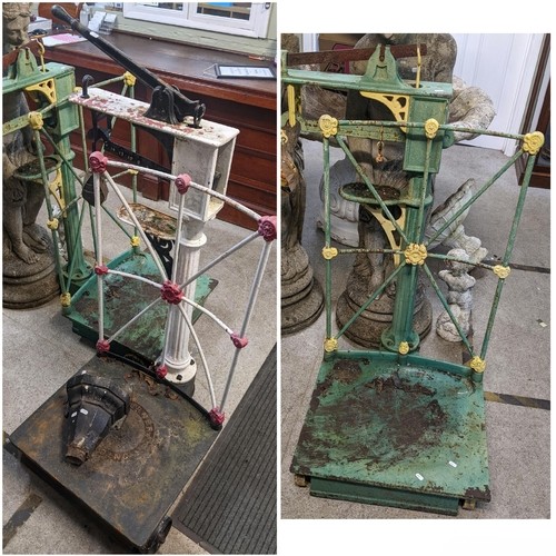 530 - A vintage Clark Strong Arm 2000k trolley jack and a Victorian R Turner of Reading floor standing sac... 