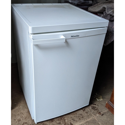 520 - A Meile under counter fridge, with original receipt, purchased in 2018 for £387.66, 85cm h x 55.5cm ... 