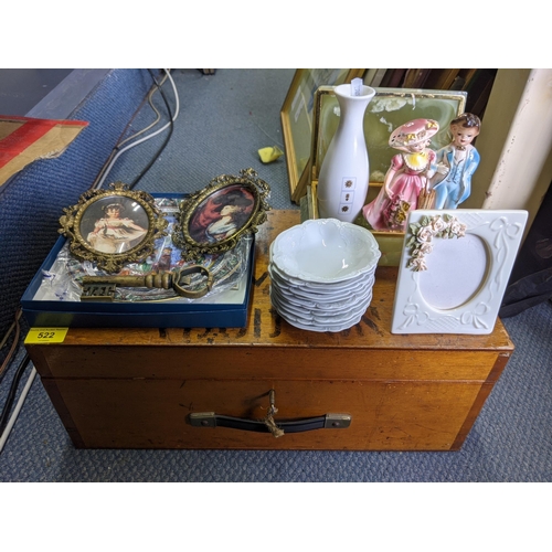 522 - A mixed lot to include a green onyx box with hinged lid, a Royal Worcester boxed Christmas plate The... 