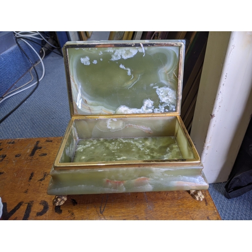 522 - A mixed lot to include a green onyx box with hinged lid, a Royal Worcester boxed Christmas plate The... 