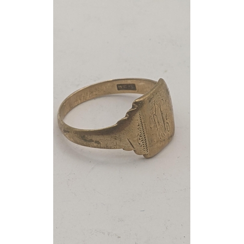 43 - A 9ct yellow gold gents signet ring. Size V 1/2, 4.6 g
Location: RING
If there is no condition repor... 