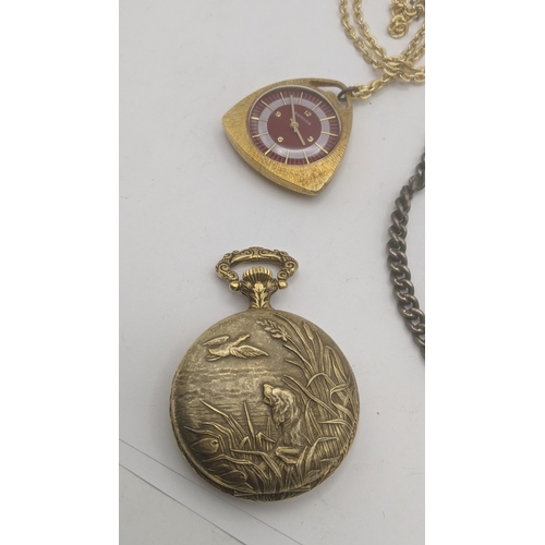 46 - A mixed lot to include a floral engraved vesta case on a silver chain with later dog clip clasp, 65.... 