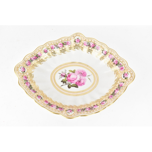 101 - A late 18th century Derby lobed serving dish, circa 1787-90, pattern 129, painted with pink roses re... 