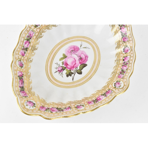 101 - A late 18th century Derby lobed serving dish, circa 1787-90, pattern 129, painted with pink roses re... 